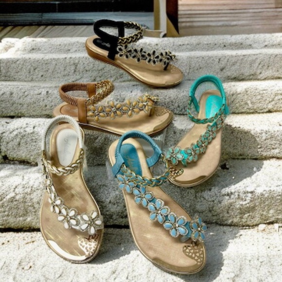 Restocked Italina / Atalina  Toe Ring Whire Floral Rhinestone Sandal - Picture 9 of 9